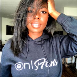 Kaunis Vrou in OnlyFans-Stil – Camille se Nieuwe Foto!