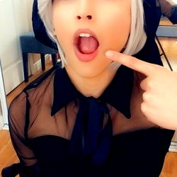 Pragtige Transgender Model in Mesh - Unieke Geskenk