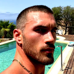 Verdade Erwina: 'Big Daddy Mike' in 'n Verwagting Vol Spanning