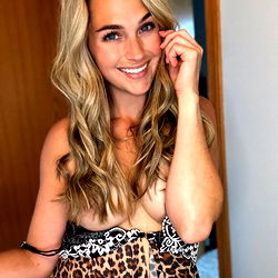 Pragtige Vrou in Leopardprint – OnlyFans Model