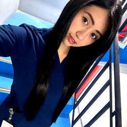 Professionele Verpleegkundige in Swart Uniform - Boetiese Foto