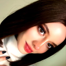 Pragtige Model - 'Alda' in 'n Boetiese Posisie