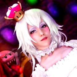 Pragtige Model in Romantiese Pretensie - Ontdek Lana Rain