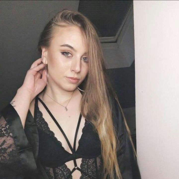 🦋 𝐇𝐨𝐥𝐥𝐲 𝐂𝐥𝐮𝐞 🦋 | ꜰʀᴇᴇ ᴘʀᴏꜰɪʟᴇ photo