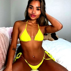 Stunning OnlyFans Model Ava Marie in een schitterende bikini!