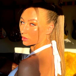 Pragtige Vroue Model - Skitterende Uitbeelding