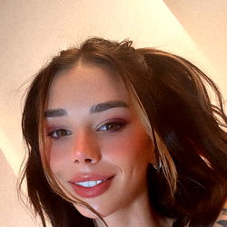 Pragtige Vroue Model met Blonder Haare - OnlyFans Model