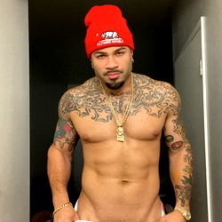 Model in bloote aanraking - Ontdek Hercules the Demigod