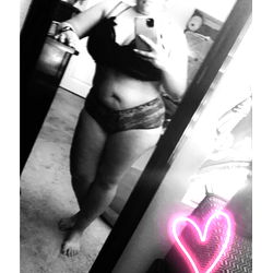 Pragtige Vrouelike Model in 'n Sexy Pose – OnlyFans Promo