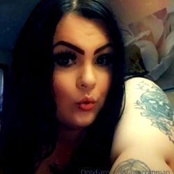 Pragtige OnlyFans Model met Boesopnames – BIG Titiaan