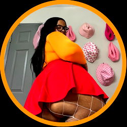 Pragtige OnlyFans Model in 'n Sensuele Romper