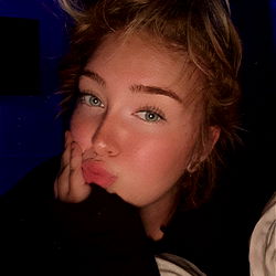 Pragtige Vrou in Sentraal-Afrikaanse Republiek - OnlyFans Model Peyton Farr