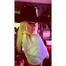 Sensuele Marissa Night: 'n Opvallende OnlyFans Model