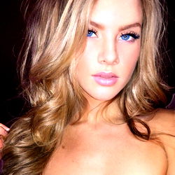 Sensuele Pragtigheid: 'Jenna's' Nieuwe Skittering