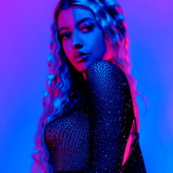 Pragtige Vrouelike Model - Fokus op Uitbundige Sensualiteit