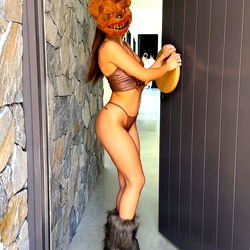 Pragtige Brunette Model in Stad - OnlyFans Inspirasie