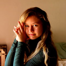 Pragtige OnlyFans Model - Astro Land