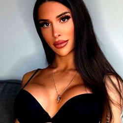 Sensuele Model in Swart Ensuiet - 𝐀𝐫𝐢 𝐂𝐡𝐚𝐧𝐞𝐥 🖤🔞