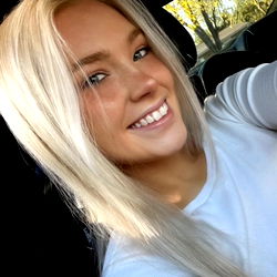 Pragtige vrou met blonde hare - OnlyFans Model Hannelie