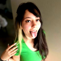 Pragtige Vrouelike Model vir OnlyFans - 𝐀 𝐌 𝐁 𝐀 𝐑 💗