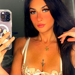 Pragtige Model in Sweedse Badpak - Neem 'n Uitskoot!