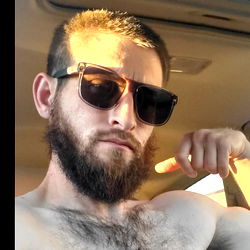 Waagmakersweet: Sexy Model met 'n Baard