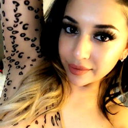 Pragtige Vrouelike Model – Onmiddellike Verlokering