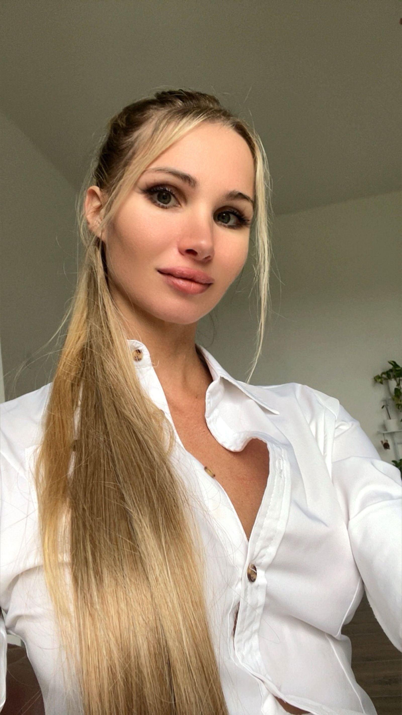 Jess 💞 check your Dms 🎁 photo