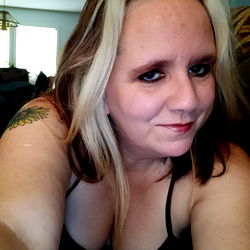 Pragtige Vroue Model in 'n Boesentooi - OnlyFans