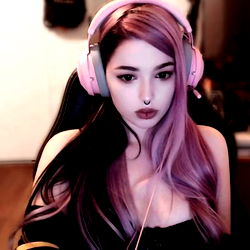 Pragtige OnlyFans Model met Haar van Parelwit