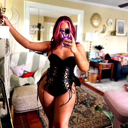 Pragtige Volwassen Vrou in 'n Boewang, OnlyFans Model