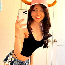 Pragtige Model in Fantasiese Kostuum - Unieke Foto