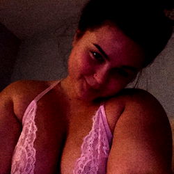 Pragtige Vrou se Selfoon Geskenk - OnlyFans Model Boo🐰🌸