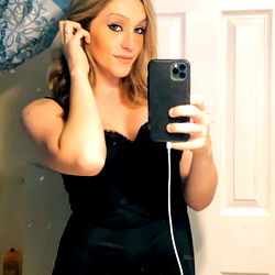 Pragtige vroue model in swart - Unieke Foto