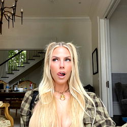 Pragtige blonde vrou vir OnlyFans - Jenna Lee