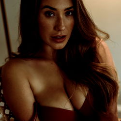 Sensuele Rotse Top Model – Pragtige Afrikaanse Model