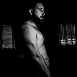 Stoer Man in Beweging – Onverslaanbare Krag