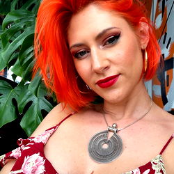 Pragtige Model in 'n Sensuele Uitbeelding