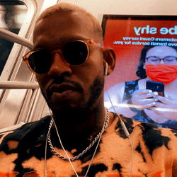 Model Mikemann: 'n Unieke Visuele Ervaring