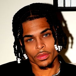 Pragtige Model met Lange Haar - Een Unieke Instasie