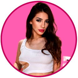 Pragtige Vrouelike Model in Wit Top – OnlyFans Streek