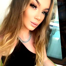 Pragtige Model in Swart - OnlyFans Inspirasie