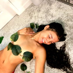 Pragtige Vrou in 'n Seksuele Posisie - OnlyFans Model