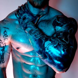 Geselle Model in 'n Krabbelende Geskenk