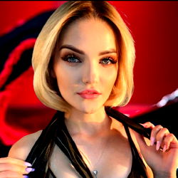 Sensuele Model in BDSM-Stil - Ontdek Carol