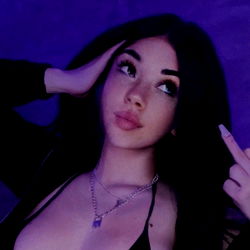 Pragtige Vrouelike Model - Flare Bahr 🗡️