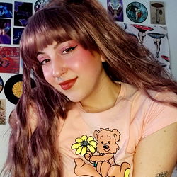 Streeksmodel in 'n Pragtige OnlyFans T-Shirt