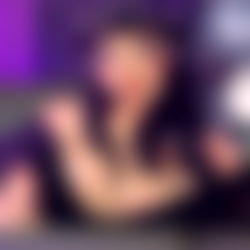 Rashell โก photo