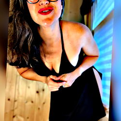 Pragtige Vrou in 'n Swart Romper - OnlyFans Model Sarah Anne Sweetie