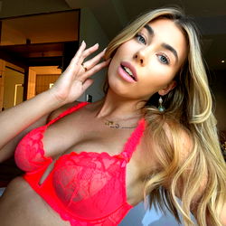 Pragtige Model in Nuuteland – OnlyFans-Sensasie!